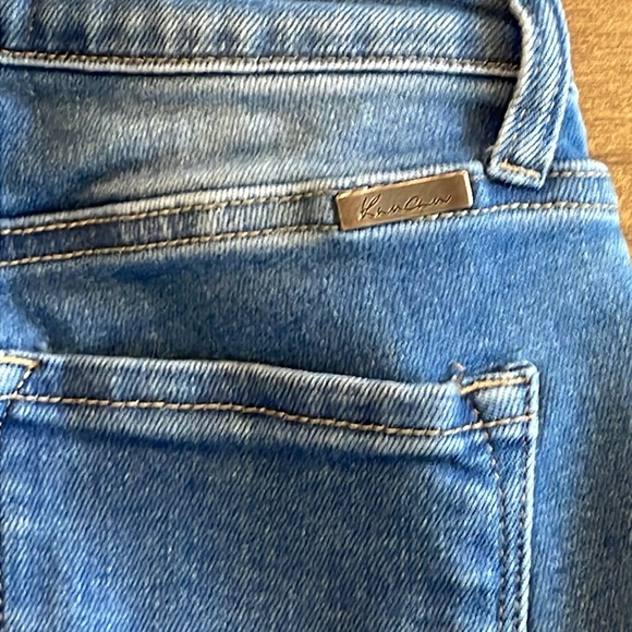 KanCan Medium Wash Distressed Button Skinny Jean - Size 1/24 - Picture 7 of 9